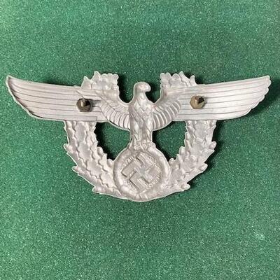 LOT#101B: German Nazi Police Officer's Hat Front Plate