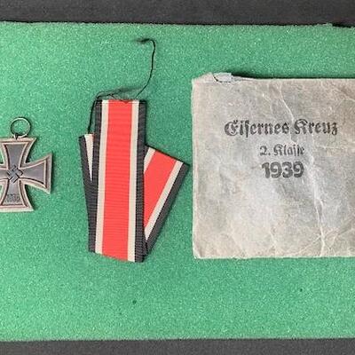 LOT#157B: 1939 Nazi Iron Cross w/ Original Packaging