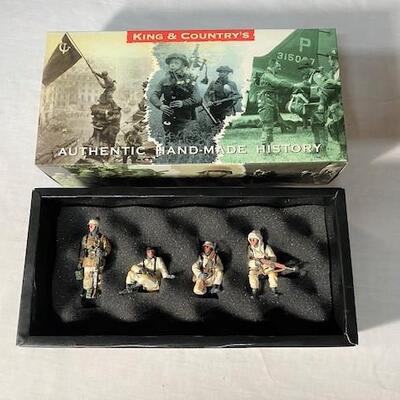 LOT#183: NOS King & Country Winter Tank Rider