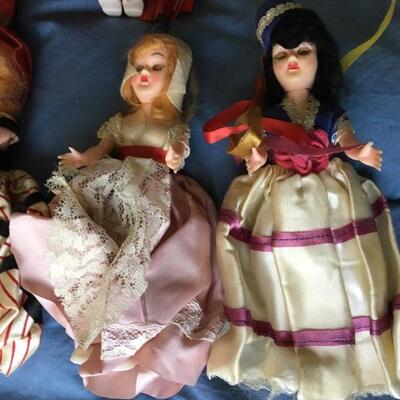 Collection of Vintage 11 International Dolls 5â€