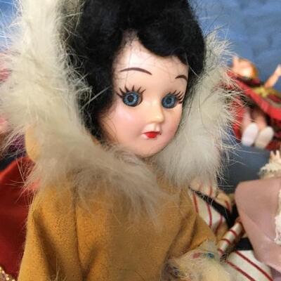 Collection of Vintage 11 International Dolls 5â€