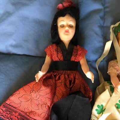 Collection of Vintage 11 International Dolls 5â€