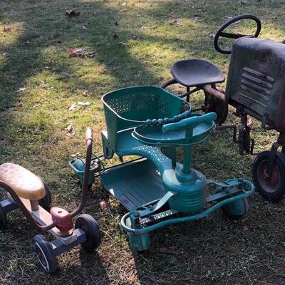 Lot 59 G: 3 Vintage pedal cars
