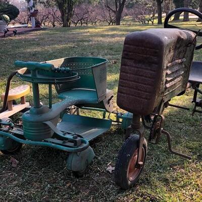 Lot 59 G: 3 Vintage pedal cars