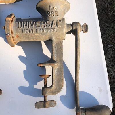 Lot 60 G: 11 Vintage Universal Meat & Food Choppers