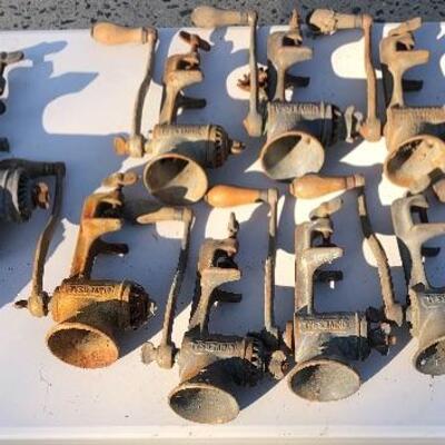 Lot 60 G: 11 Vintage Universal Meat & Food Choppers