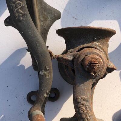 Lot 61 G: 8 Vintage Meat & Food Choppers