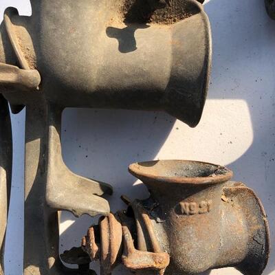 Lot 61 G: 8 Vintage Meat & Food Choppers