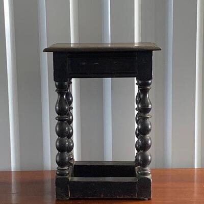 Small Sold Wood Spindle Plant Stand 