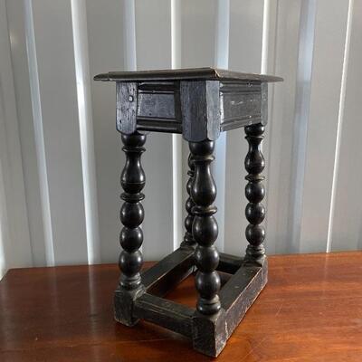 Small Sold Wood Spindle Plant Stand 