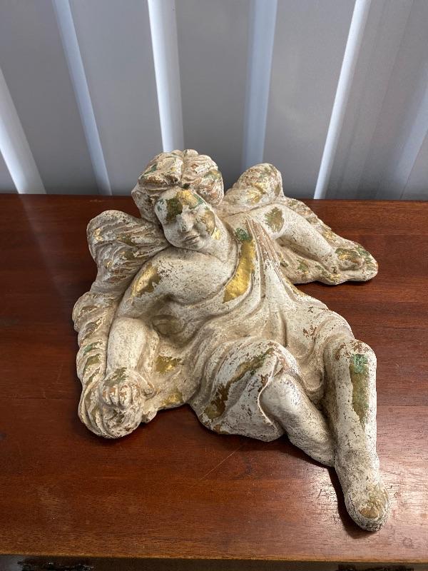 Distressed Resin Cherub Wall Hanging