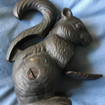 Antique Cast Iron Squirrel Nutcracker 5”