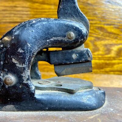 Lot 19: Vintage mini sewing machine, leather rivet cutter and more