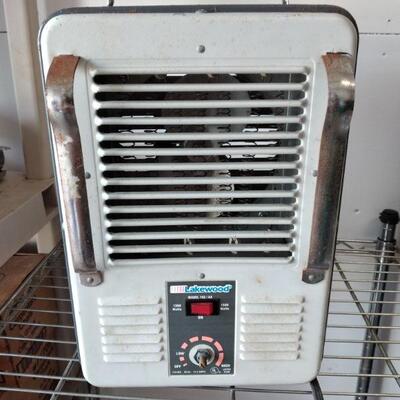Lot 025  Lakewood Electric Space Heater