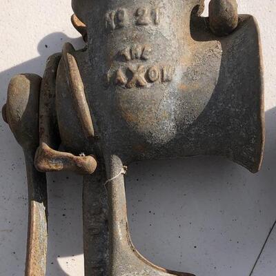 Lot 63 G: 8 Vintage Meat & Food Choppers