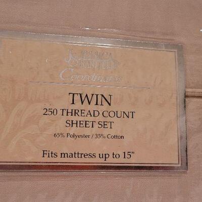 Lot 171: NEW JESSICA SANDERS Twin Bed Sheet Set