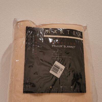 Lot 178: New Twin Size VELLUX Blanket 