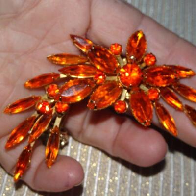 Gold Tone Brilliant Orange Mid Century Rhinestone Brooch AMAZING! 
