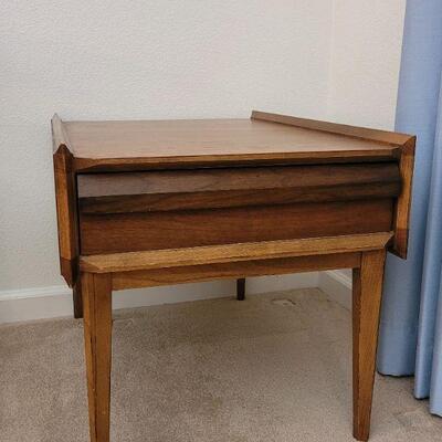 Lot 181: Vintage Mid Century Modern LANE Side Table (Matches Lot 132) 29