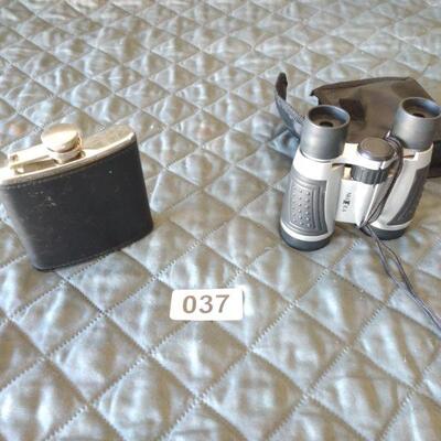 Lot 037   Flask and Binoculars 
