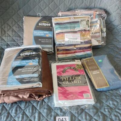 Lot 043  New in package: Curtains, Valance, Bed Skirt, Pillow covers & Pillow cases