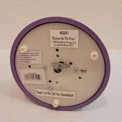 Lot 195: NEW Jim Shores "Kittens on the Fence" Snow Globe