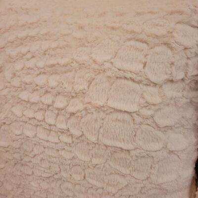 Lot 200: New Charter Club Decorative Pillow & Throw Blanket (Off-white)