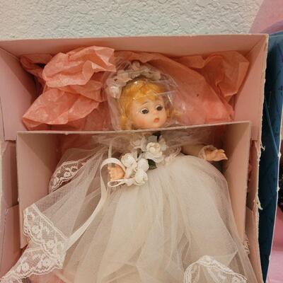 Lot 202: Vintage MADAME ALEXANDER "Dolly" & "Bride"