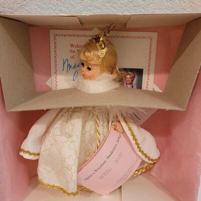Lot 203: Vintage MADAME ALEXANDER  "Cinderella" & "Snow Queen"