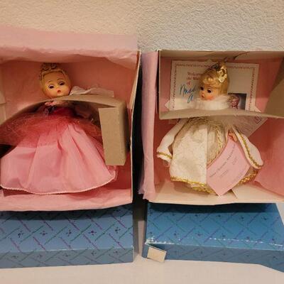 Lot 203: Vintage MADAME ALEXANDER  "Cinderella" & "Snow Queen"