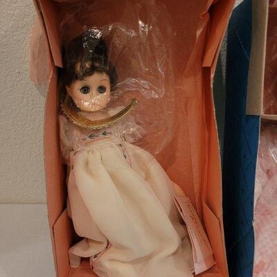 Lot 204: Vintage MADAME ALEXANDER "Josephine " & "Huggums"