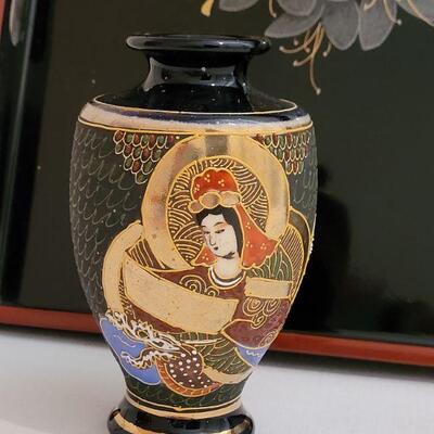 Lot 217: Vintage Asian Lacquered Tray & Handpainted Vase
