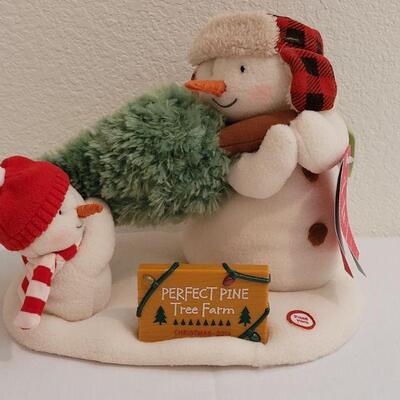 Lot 219: New HALLMARK Animated Snowmen "The Perfect Tree"