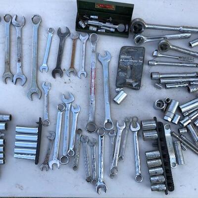 Lot 75 G: Wrench and Socket Lot