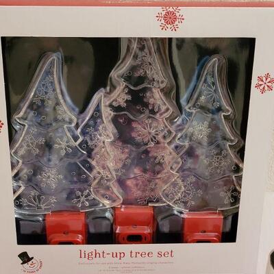 Lot 220: New HALLMARK Animated Snowman Scenes with Light Up Trees - Work Great!