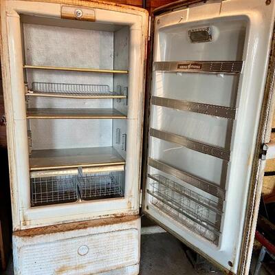 Lot 82: Vintage General Electric Food Freezer