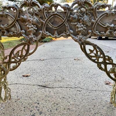Lot 83: Cast iron planter, horse shoes and more 