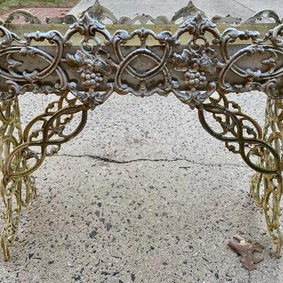 Lot 83: Cast iron planter, horse shoes and more 
