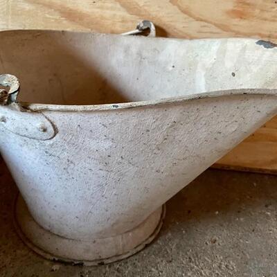 Lot 86: Dutch ovens and more 