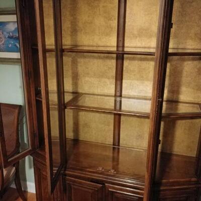 Lighted Ethan Allen China Cabinet