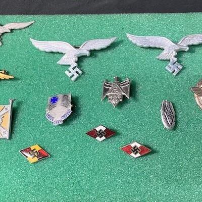 LOT#416B: Assorted Luftwaffe Pins & Badges