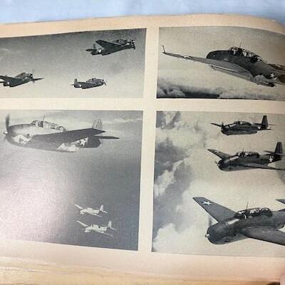 LOT#457: WWII Era Reconition Pictoral Manual