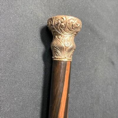 LOT#524: Oak Cane w/ Tested 11K Gold Pommel
