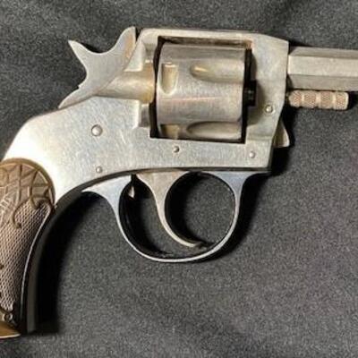 LOT#R525: Harrington & Richardson .32 Revolver (Third Variation)
