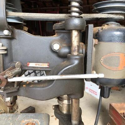 Lot 89 G: Vintage Delta drill press with two boxes of bits