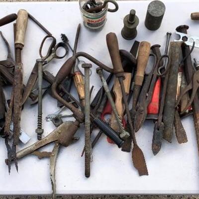 Lot 91 G: Vintage tool lot