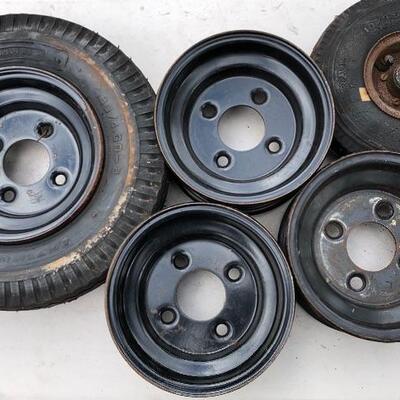 Lot 95 G: Trailer rims and tires