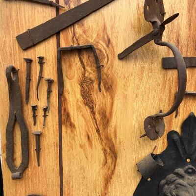 Lot 99 G: Primitive door and gate hardware