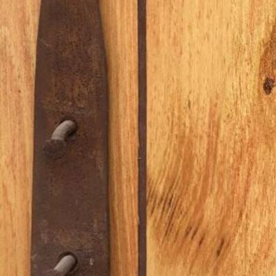 Lot 99 G: Primitive door and gate hardware