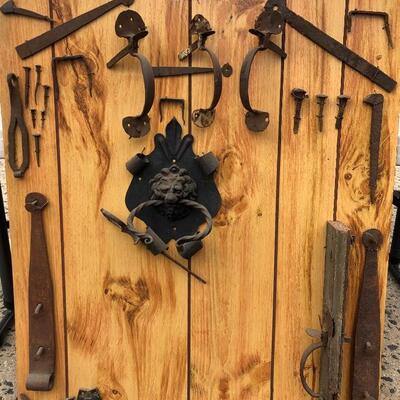 Lot 99 G: Primitive door and gate hardware